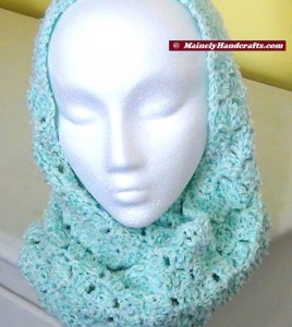 Infinity Scarf Mint Green - Crocheted Cowl - Womens Snood