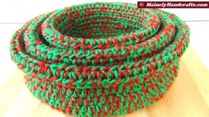 Crochet Baskets - Rolled Brim Baskets - Set of 3 Nested Baskets - Green and Rust Festive