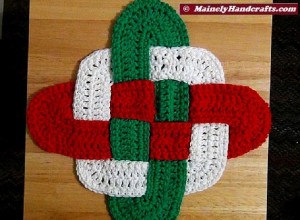 Christmas Crochet Hot Pad - Celtic Knot Design Hot Pad - Holiday Trivet - Red White Green Decor Mainely Handcrafts 3