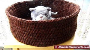 Double Chocolate Brown Basket - Brown Pet Basket - Large Pet Bed - Dog Bed - Cat Bed - Crochet Rolled Brim Basket 4